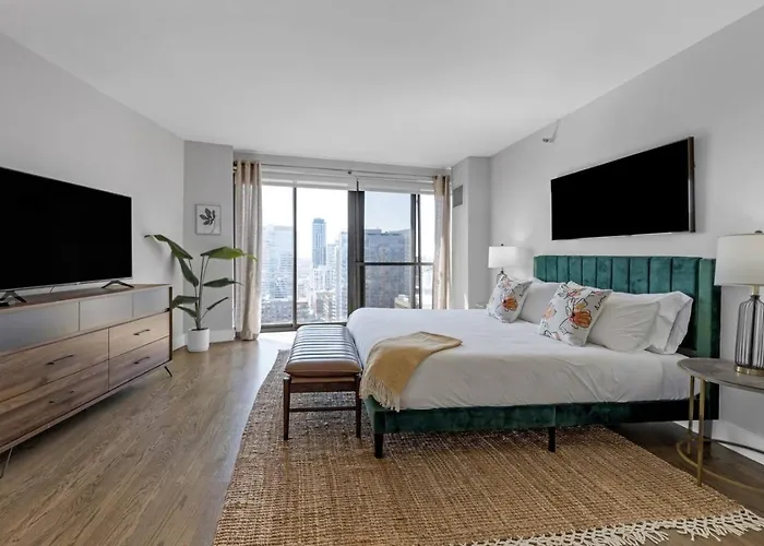 Dtown Penthouse 2bd Parking Gym, Pvt Patio #13 Chicago
